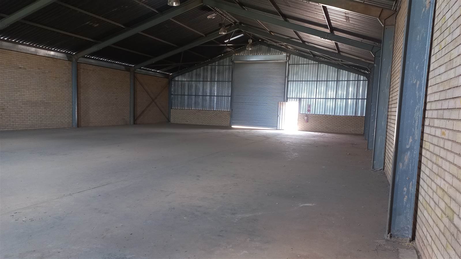 400  m² Industrial space in Pomona photo number 5