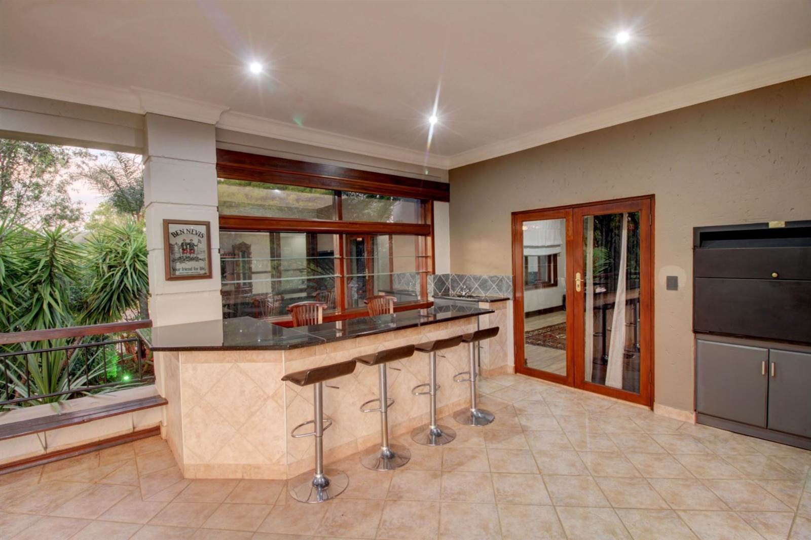 6 Bed House in Woodhill photo number 25