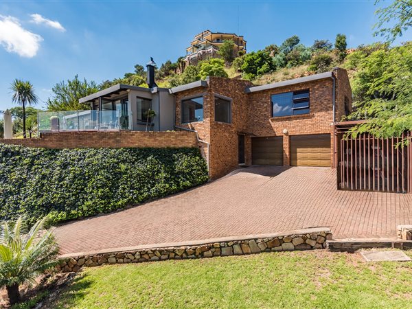 4 Bedroom House 4 Bedroom House
