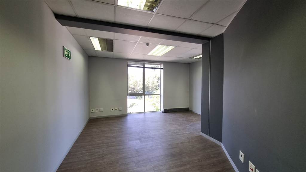 214  m² Commercial space in Hatfield photo number 11