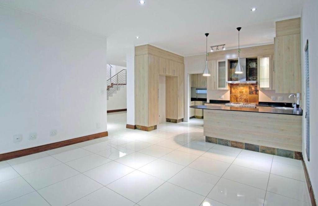 5 Bed Cluster in Bryanston photo number 9