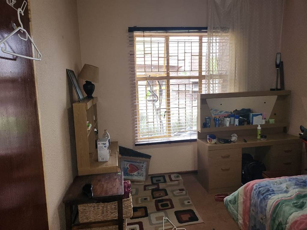 4 Bed House in Mmabatho photo number 14