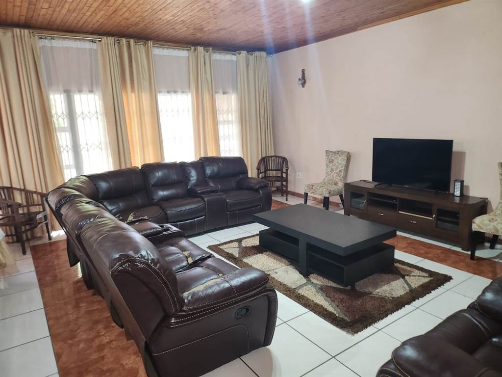 4 Bed House in Mmabatho photo number 6