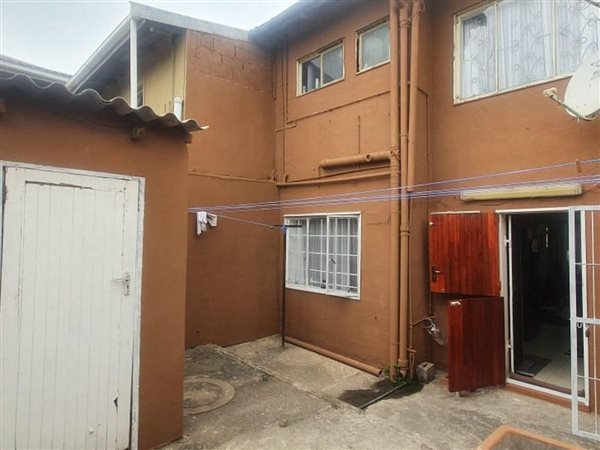 2 Bed House in Trenance Park