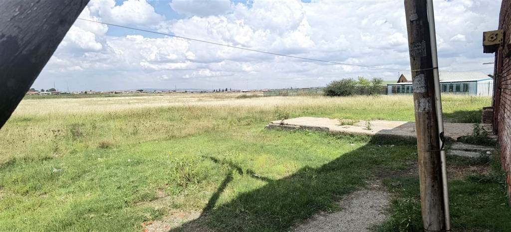 504 m² Land available in Duduza photo number 2