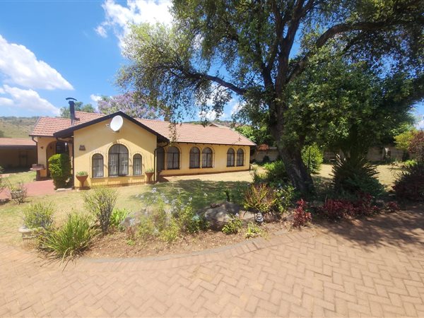 Houses for sale in Meredale | Private Property