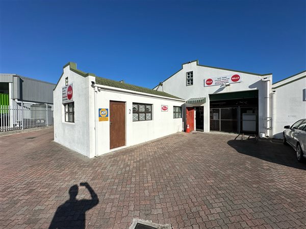 1043  m² Industrial space in Ottery