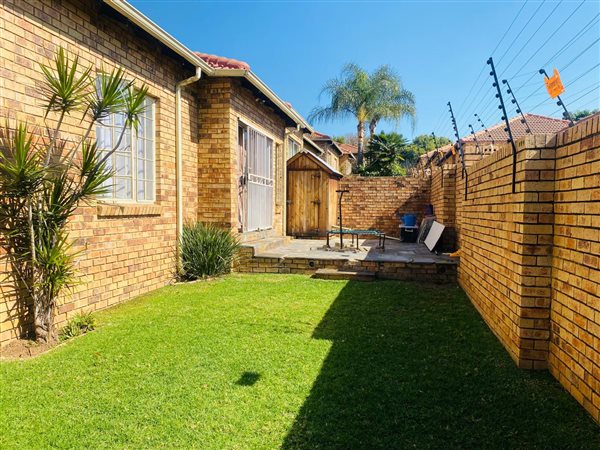 3 Bedroom Townhouse 3 Bedroom Townhouse
