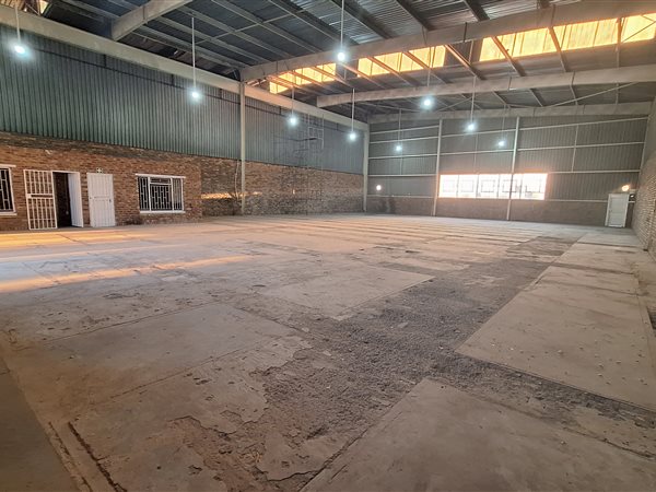 612  m² Industrial space