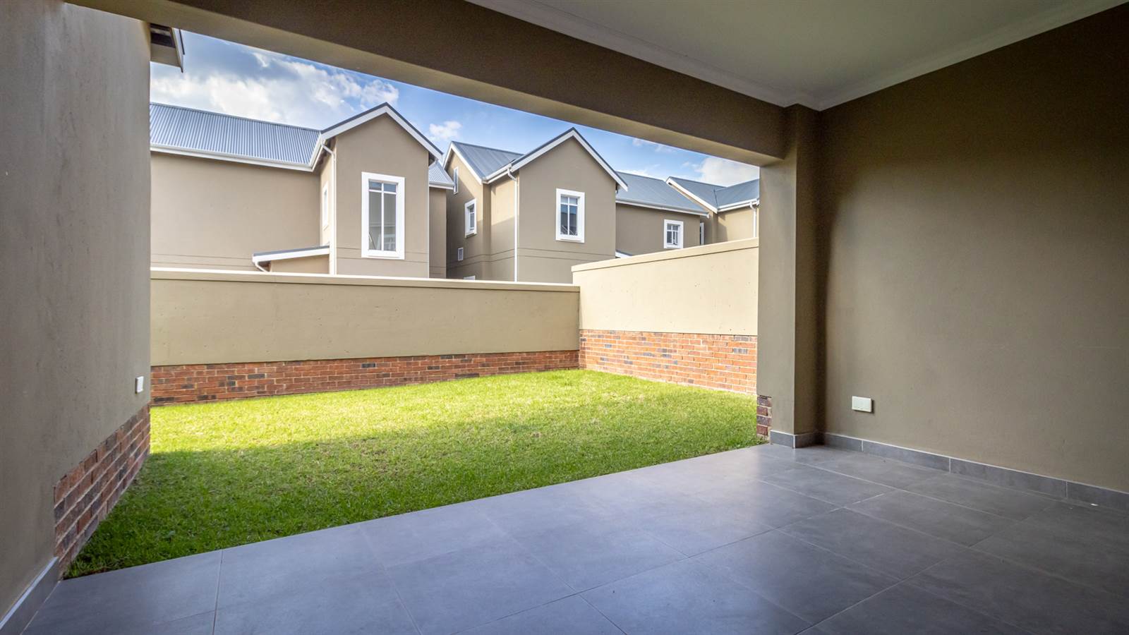 3 Bed Townhouse in Douglasdale photo number 30