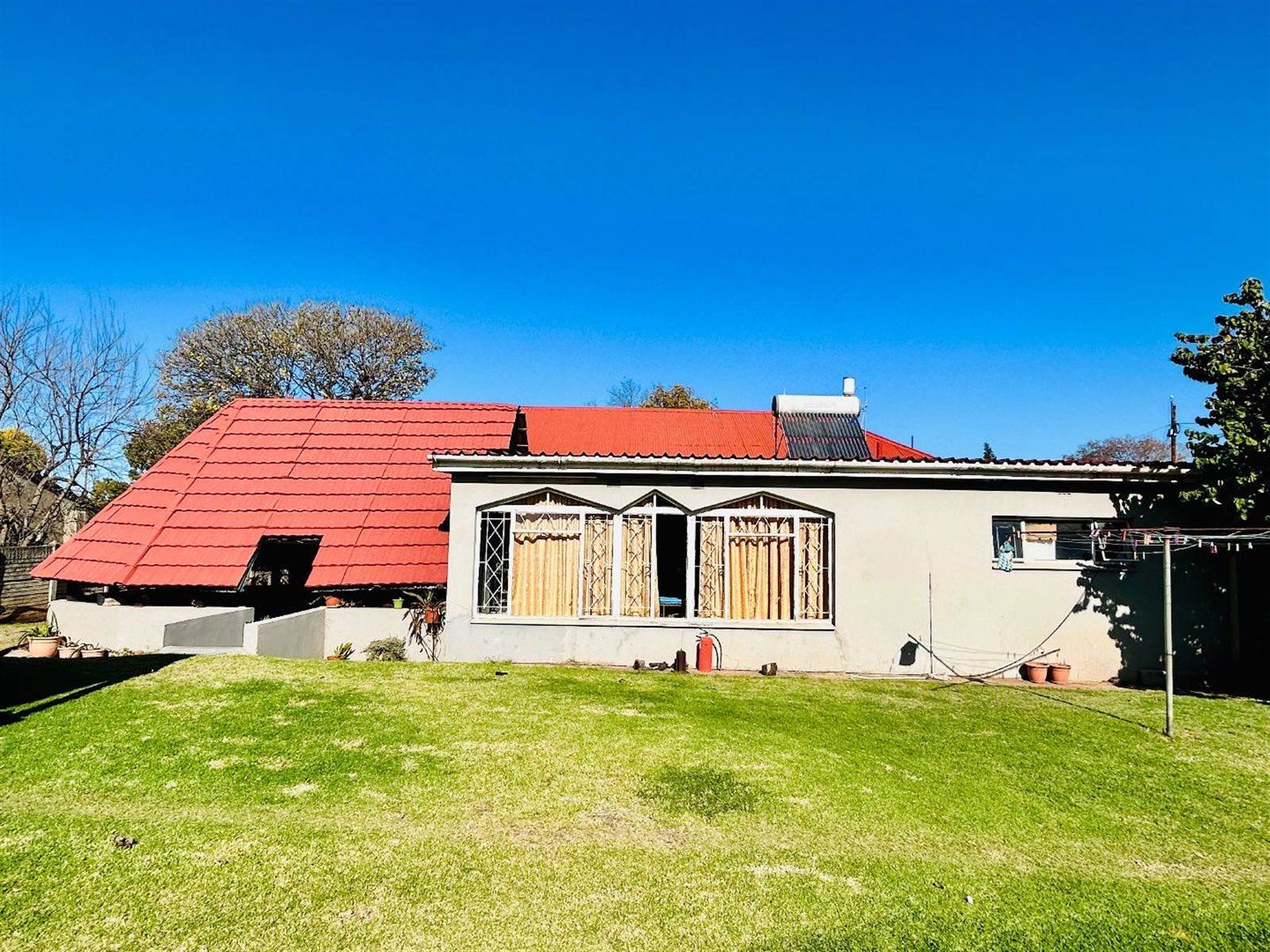 6 Bed House in Vryheid photo number 7