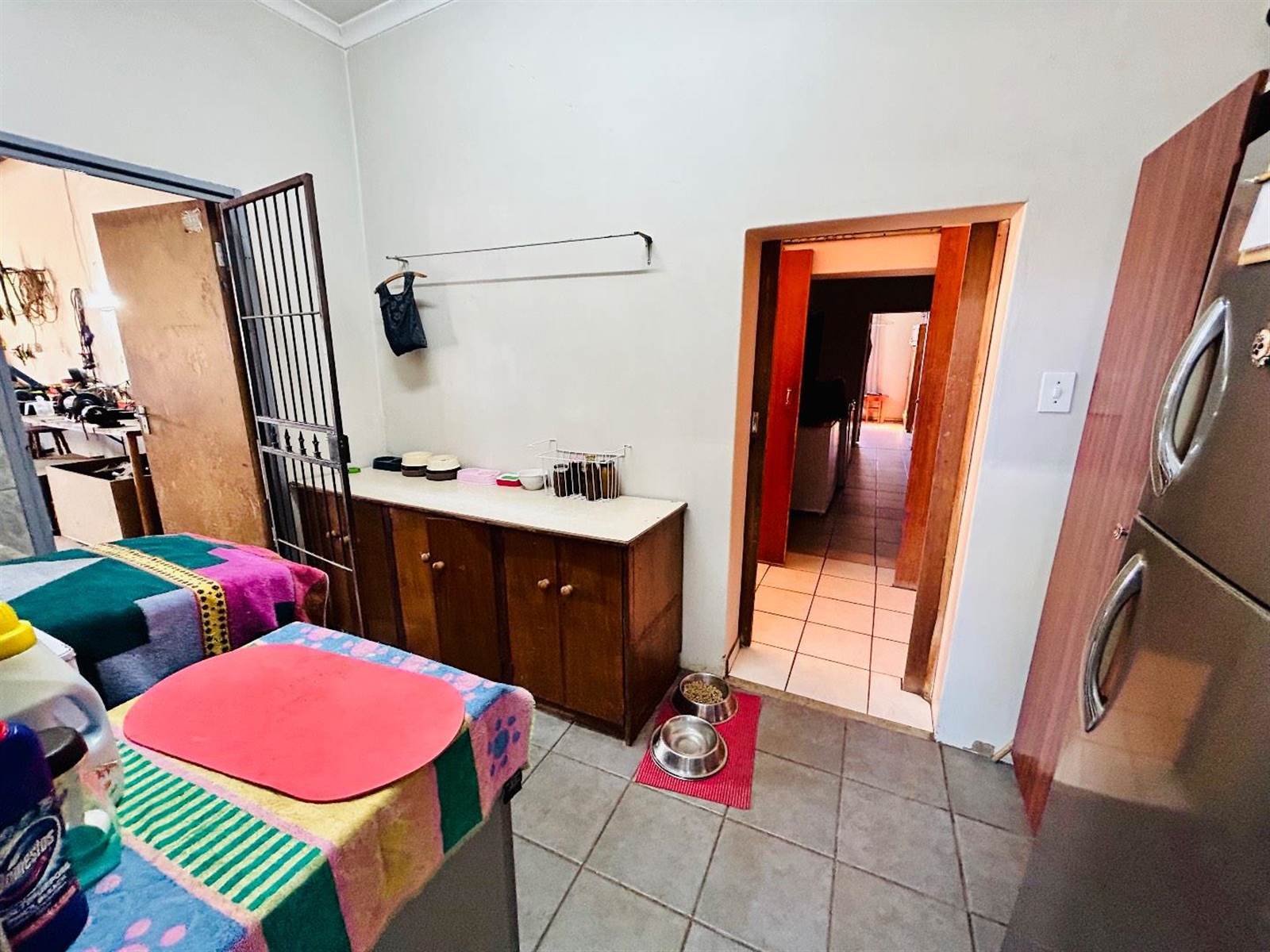 6 Bed House in Vryheid photo number 2