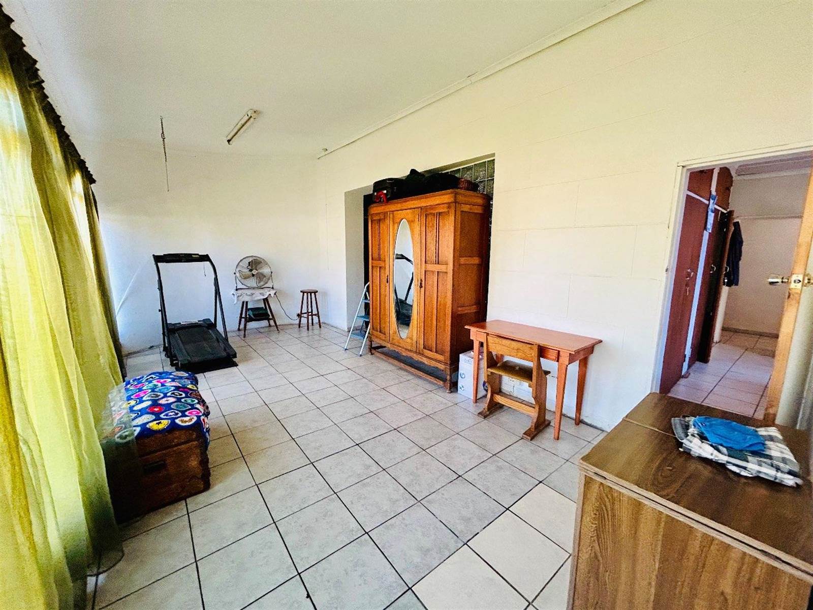 6 Bed House in Vryheid photo number 16