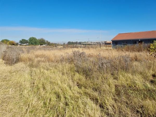 1 014 m² Land available in Kookrus