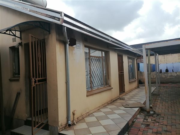 5 Bed House in Tembisa