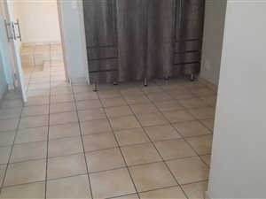 Studio Apartment in Kew