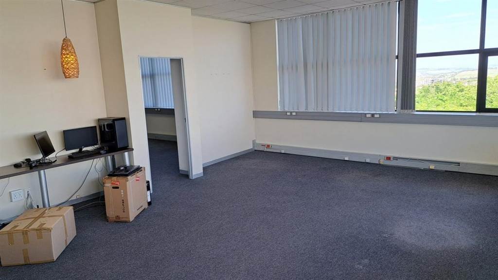 198  m² Office Space in Ballito Commercial District photo number 5