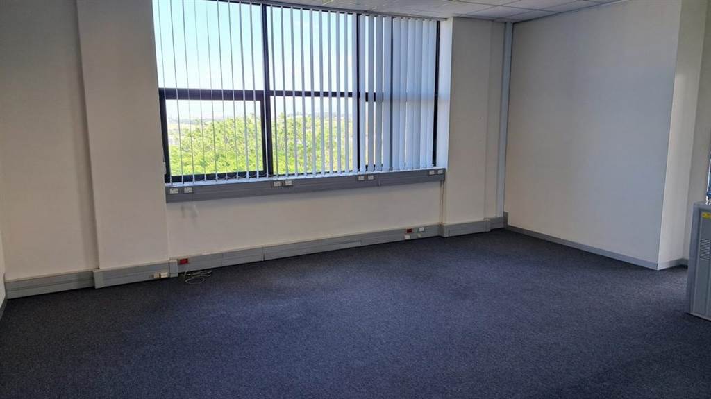 198  m² Office Space in Ballito Commercial District photo number 9