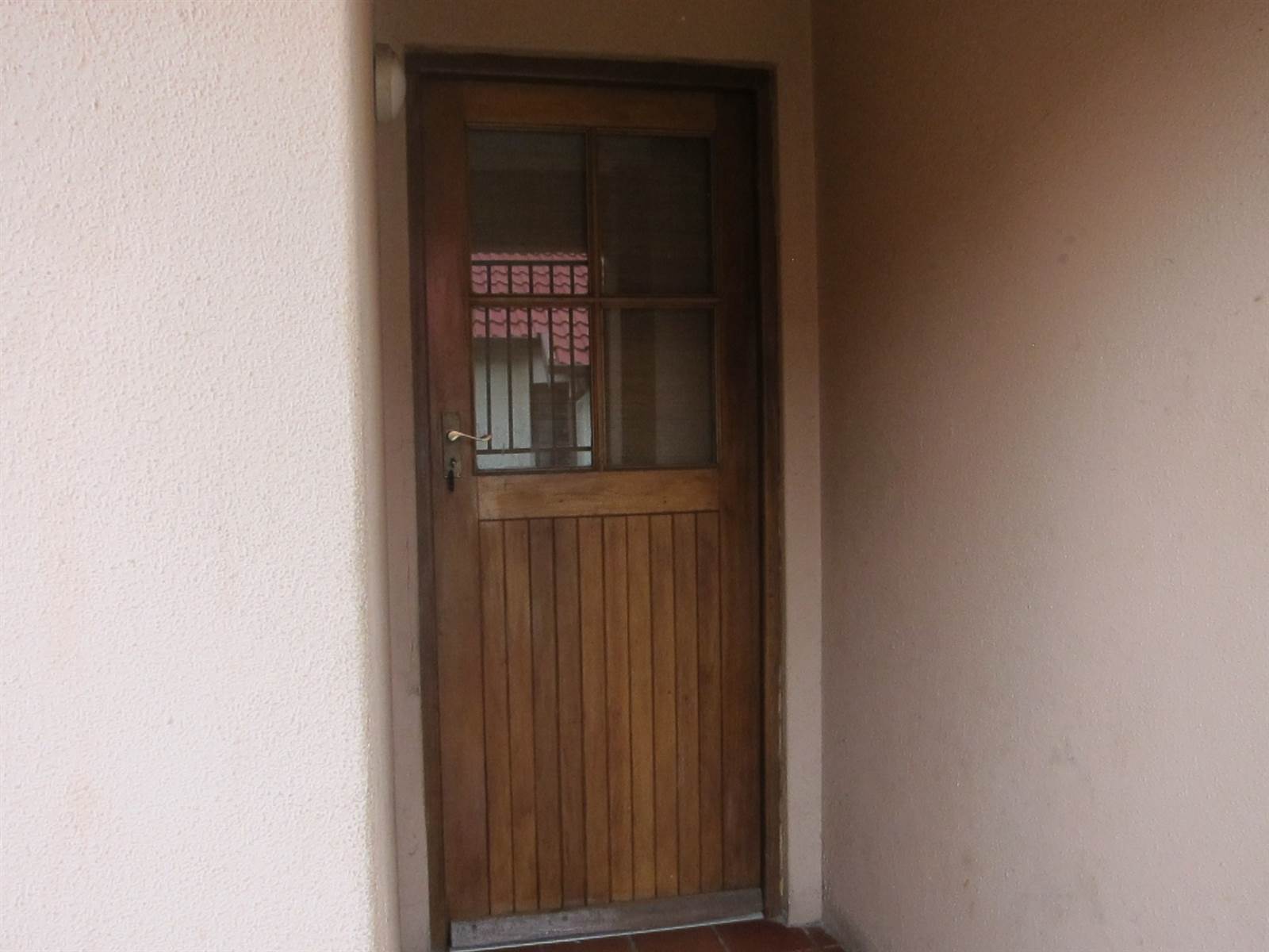 2 Bed Townhouse in Meredale photo number 16
