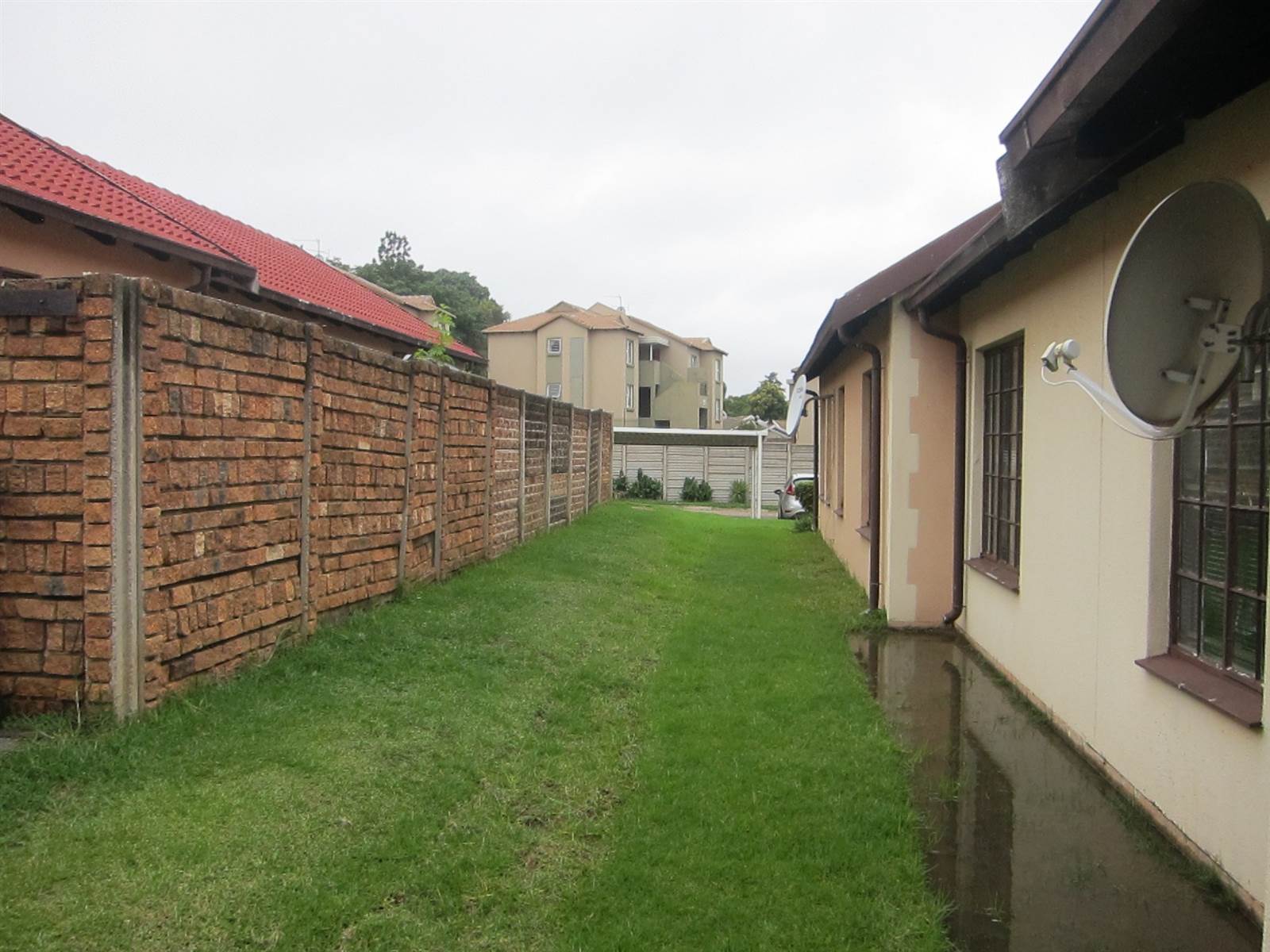 2 Bed Townhouse in Meredale photo number 18