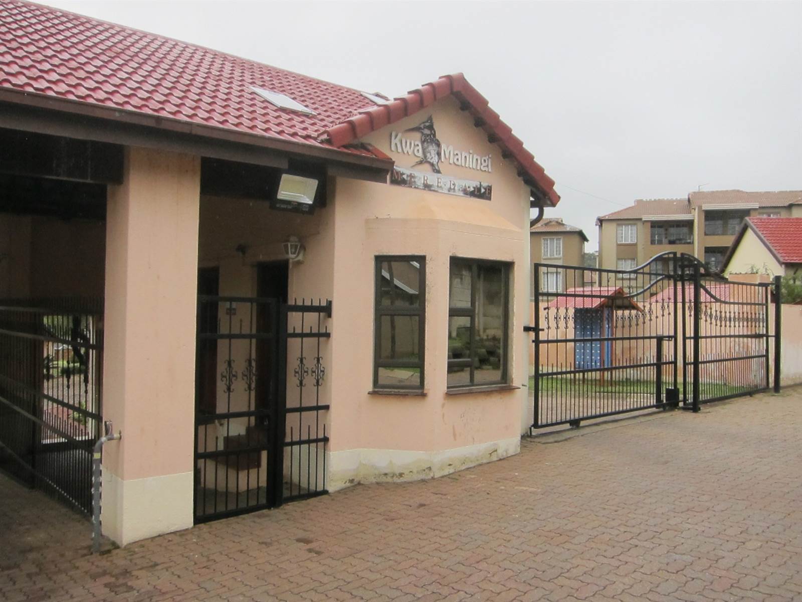 2 Bed Townhouse in Meredale photo number 28