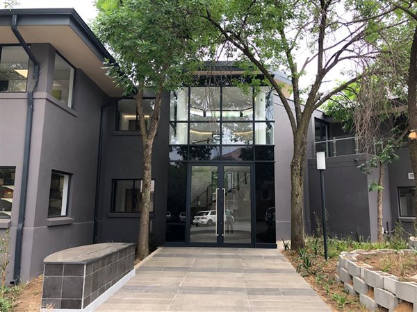 398  m² Commercial space in Woodmead