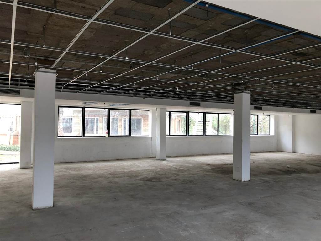 398  m² Commercial space in Woodmead photo number 14