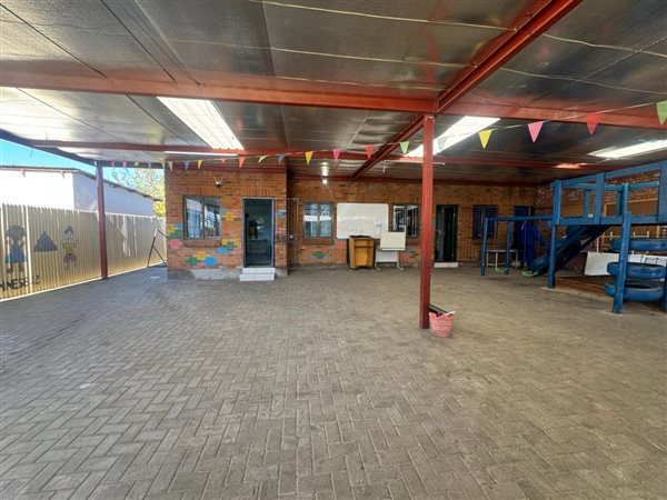 400 m² Commercial space 400 m² Commercial space