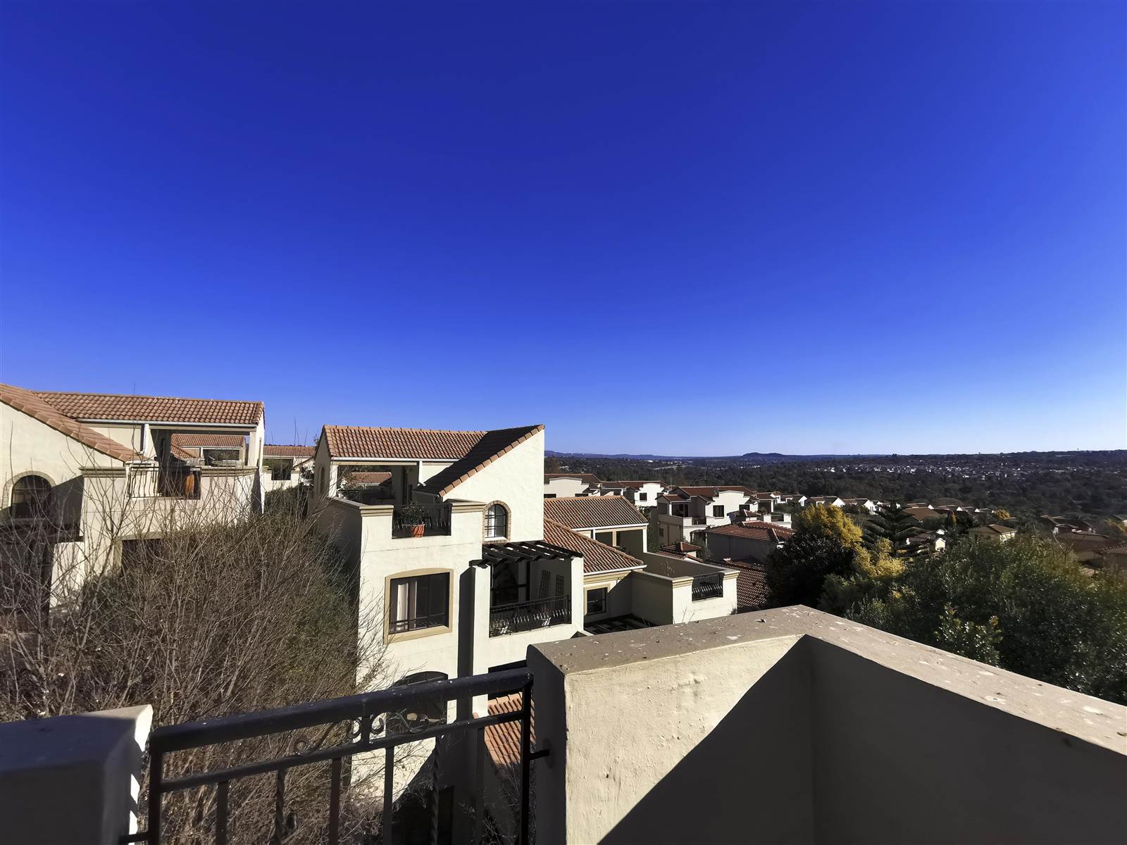 2 Bed Apartment in Douglasdale photo number 14