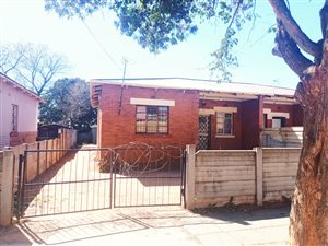 2 Bed House in Apple Park