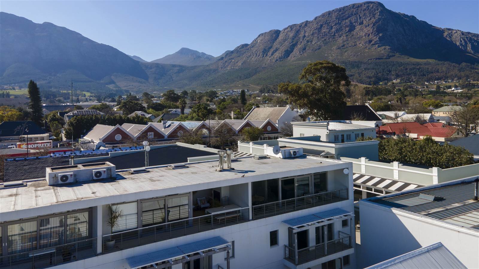 2 Bed Townhouse in Franschhoek photo number 20