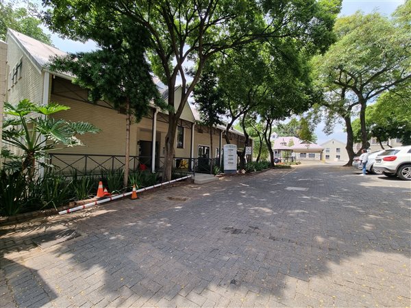 125  m² Commercial space in Rivonia