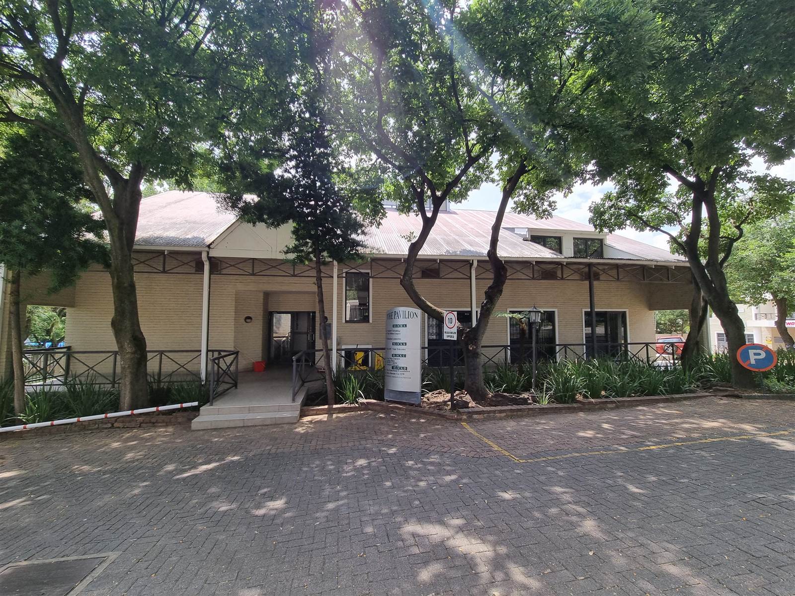 125  m² Commercial space in Rivonia photo number 2