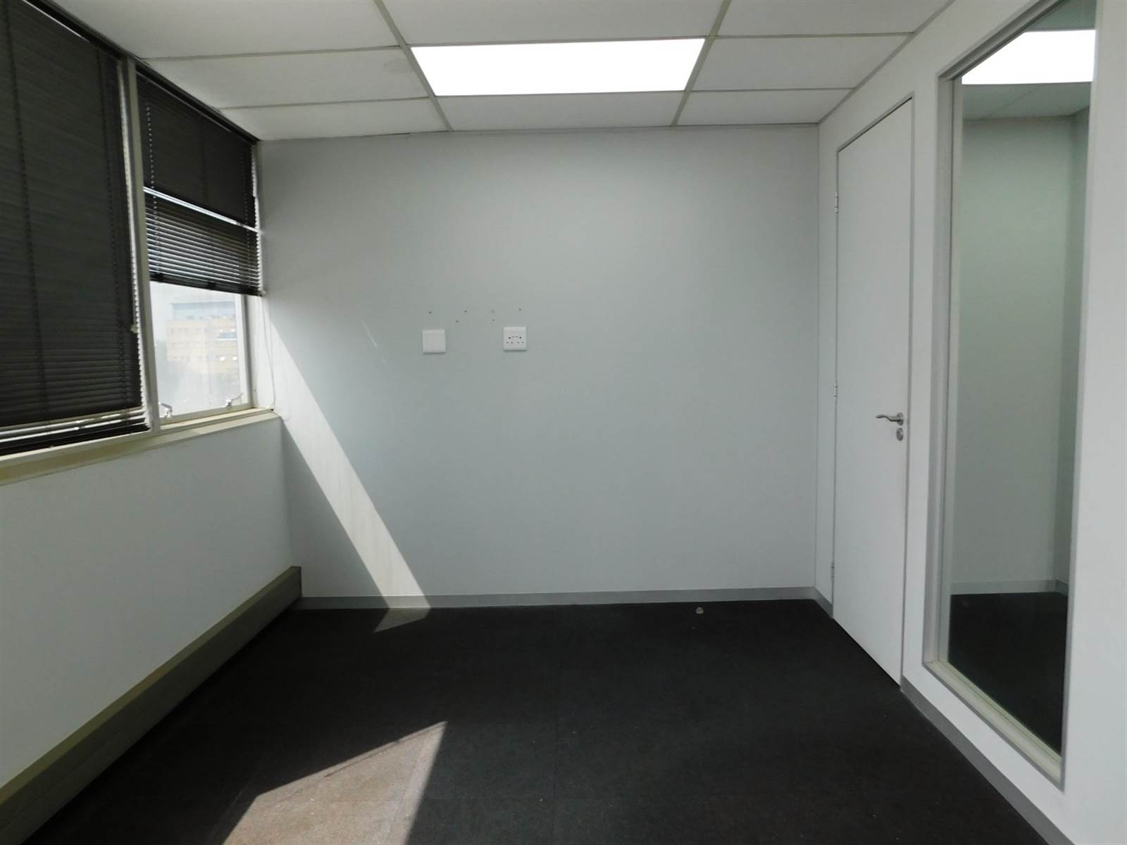 1306  m² Office Space in Ferndale photo number 6