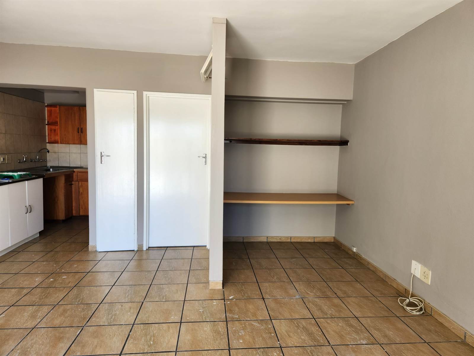 1 Bed Apartment in Stellenbosch Central photo number 8