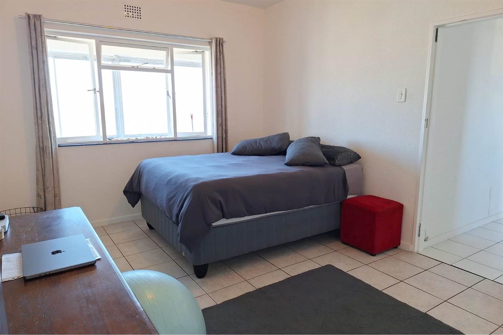 1 Bed Apartment in Bloubergstrand photo number 19
