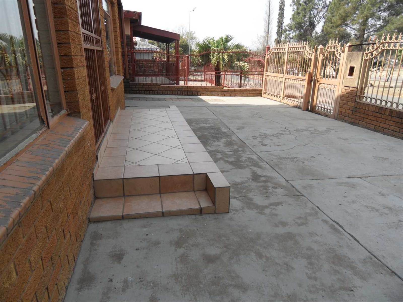 5 Bed House in Mamelodi West photo number 5