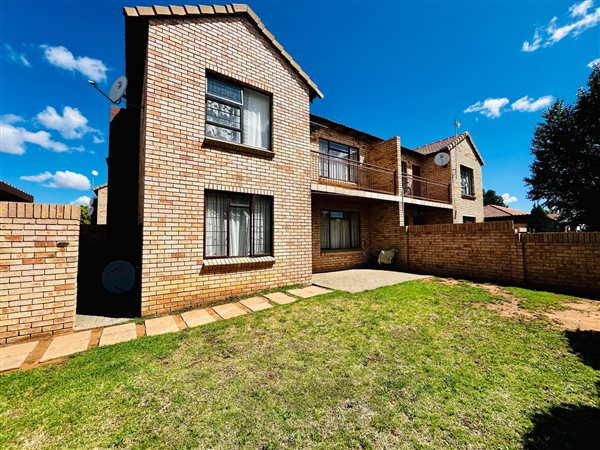 2 Bedroom Townhouse 2 Bedroom Townhouse