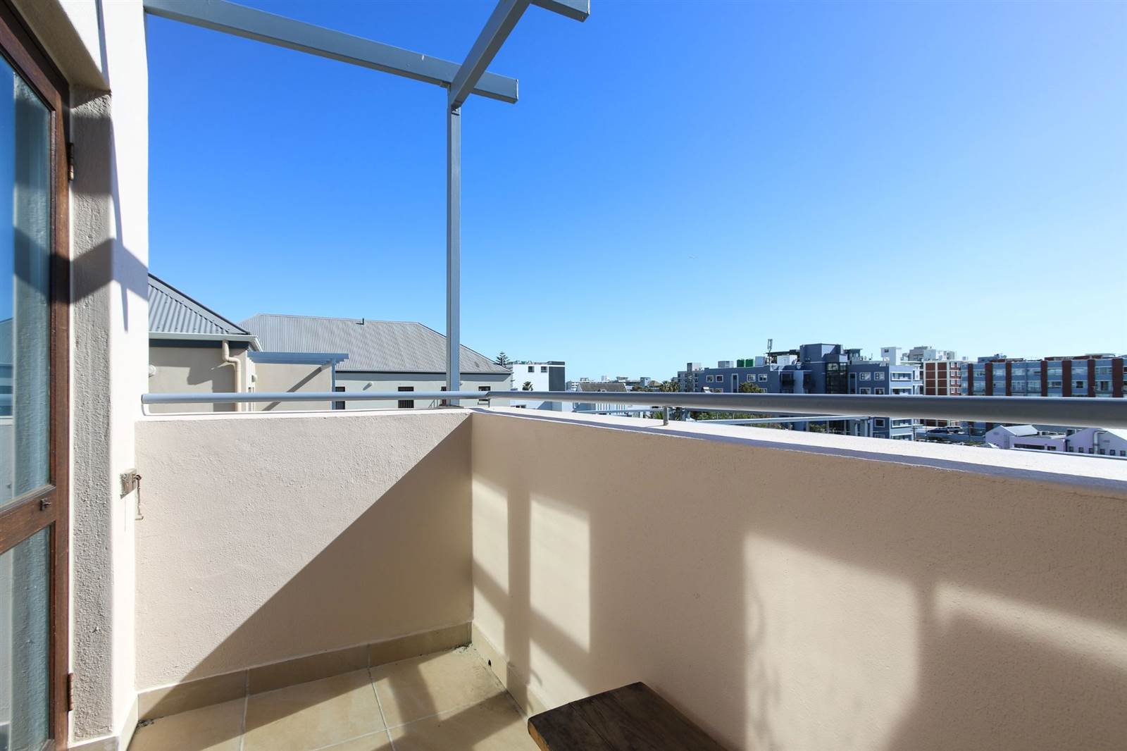 2 Bed Apartment in Sea Point photo number 12