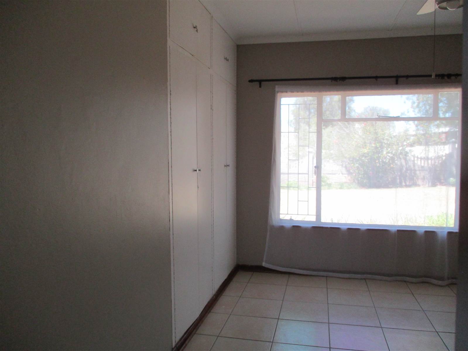 5 Bed House in Graaff Reinet photo number 9