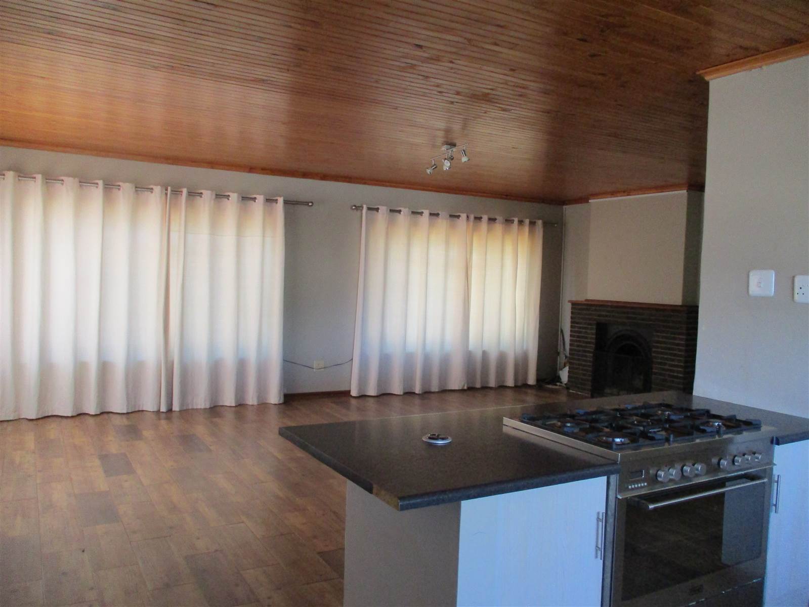 5 Bed House in Graaff Reinet photo number 16