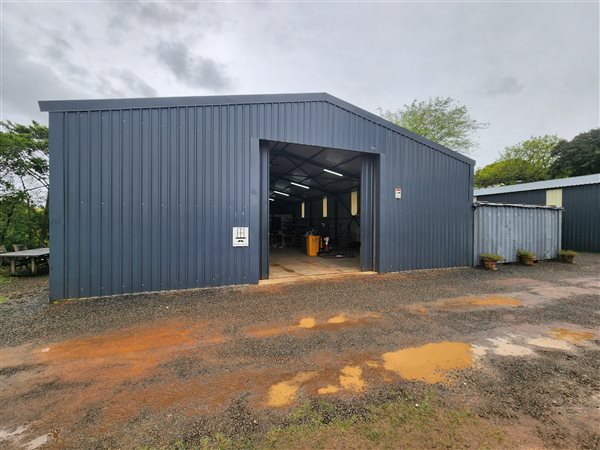 300  m² Industrial space