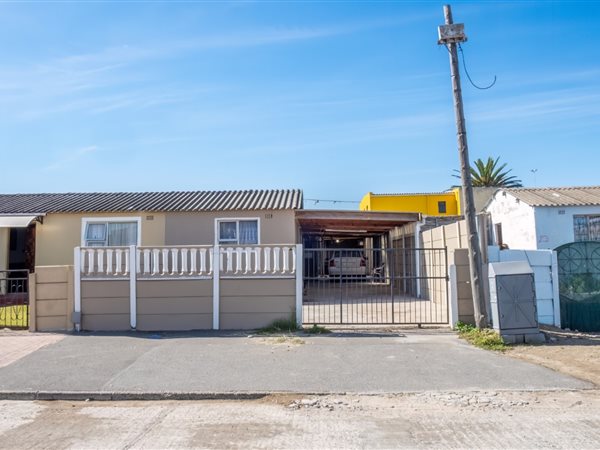 4 Bedroom House 4 Bedroom House