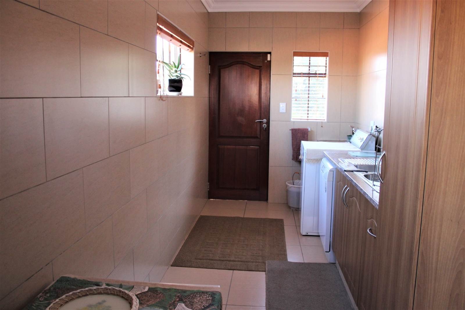 3 Bed House in Kungwini Country Estate photo number 13