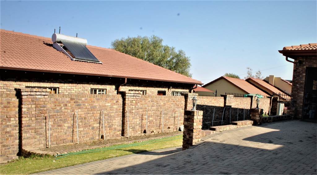 3 Bed House in Kungwini Country Estate photo number 29