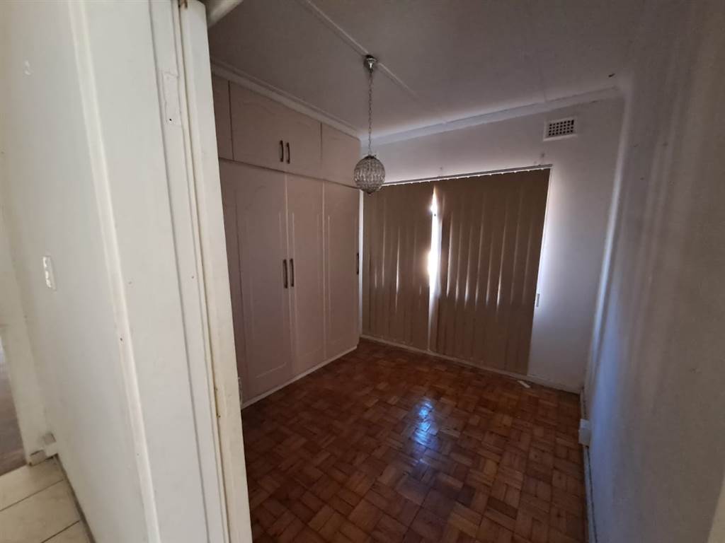 Commercial space in Pinelands photo number 21