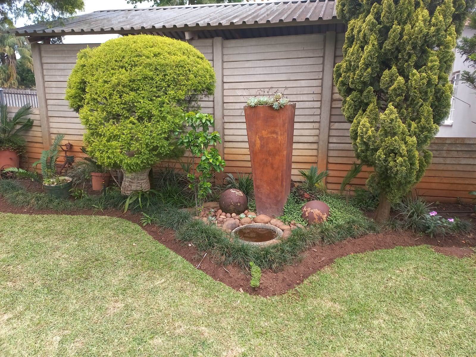 6 Bed House in Louis Trichardt photo number 4