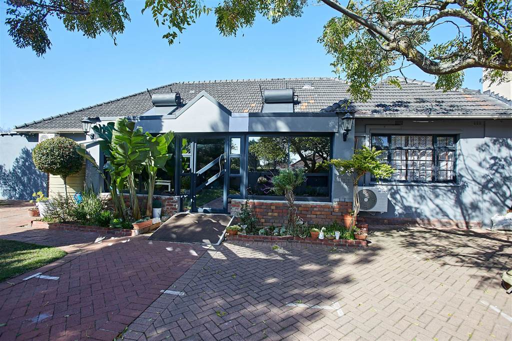 7 Bedroom House 7 Bedroom House