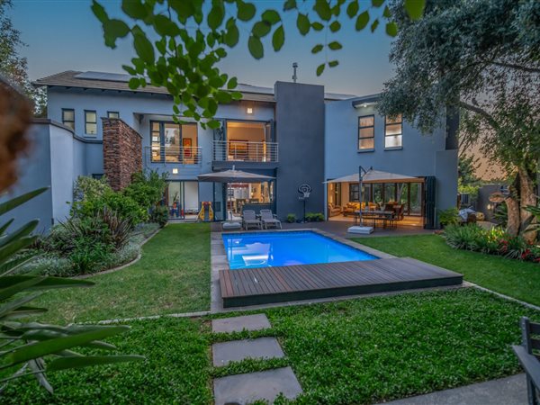 5 Bedroom House 5 Bedroom House