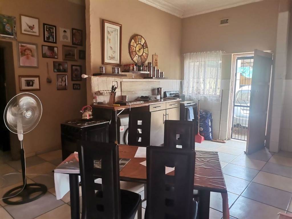 3 Bed House in Brakpan Central photo number 5